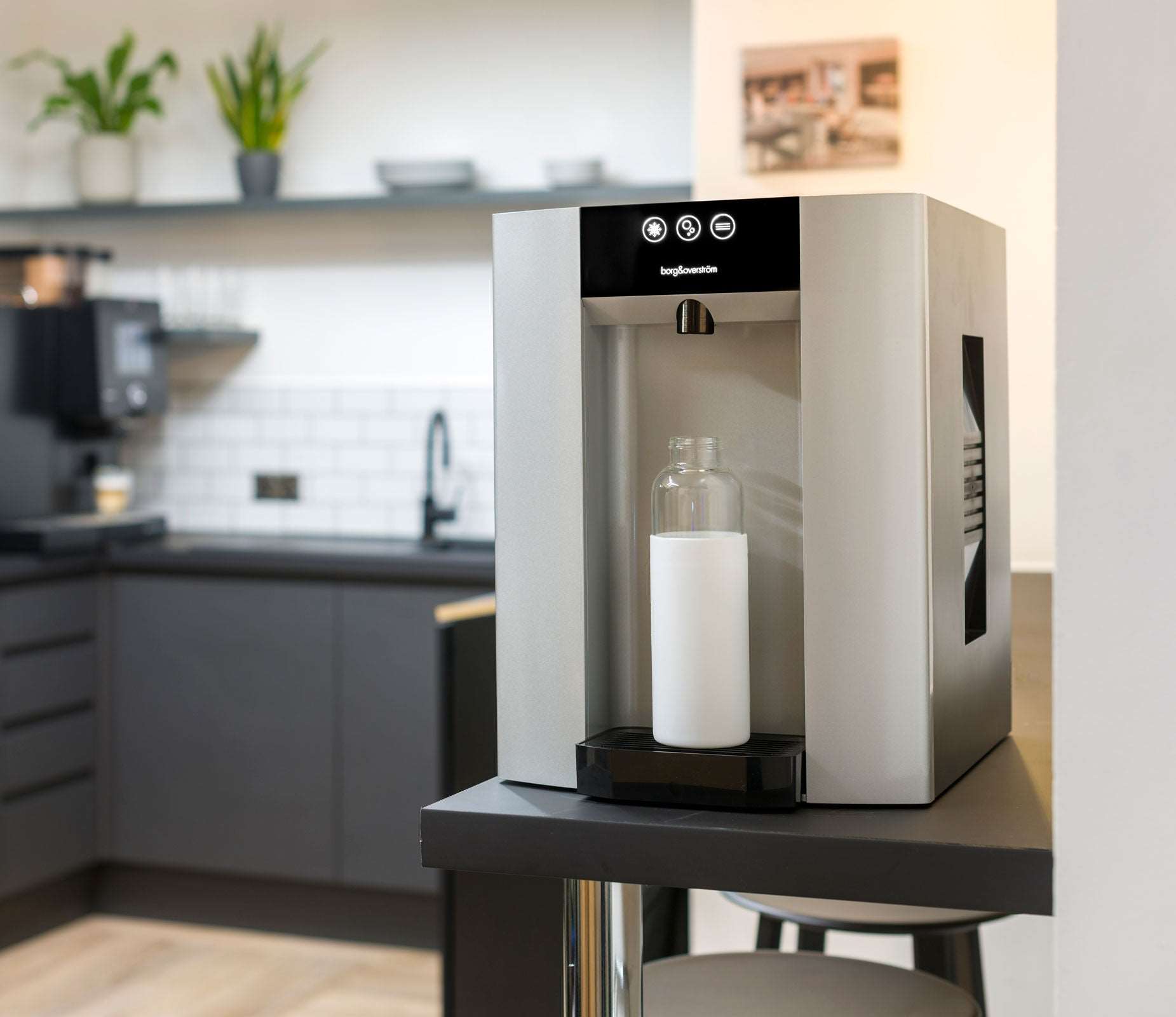 Borg & Overström E4 Soprabanco erogatore acqua fresca ambiente gasata